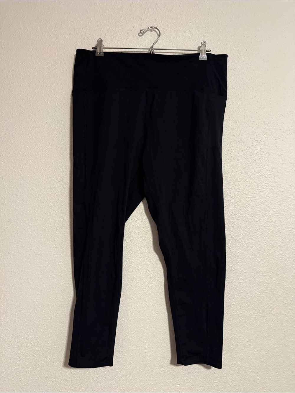 Danskin Streamline Pocket Black Leggings
